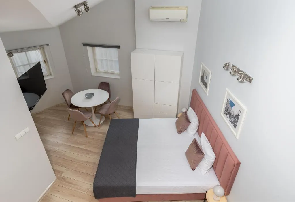STUDIO DELUXE Room, Erasmus Student Apartments - Krakow Old Town, Krakow