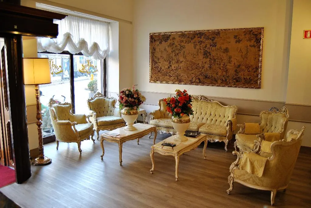 General view, King - Mokinba Hotels, Milan