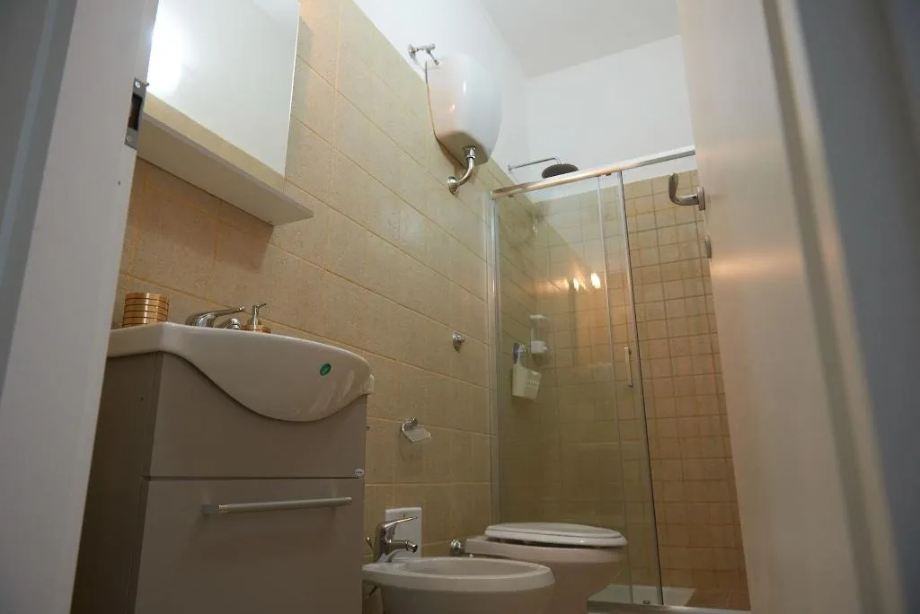 Room, L Anfiteatro Di Pompei B B, Naples