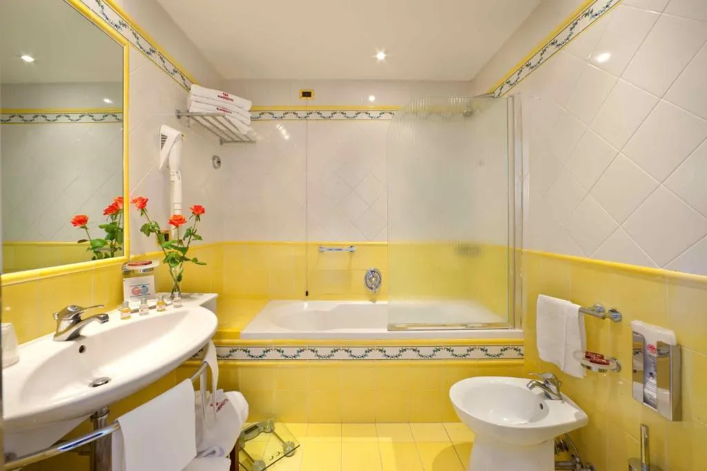 JUNIOR SUITE STANDARD Room, Continental, Naples