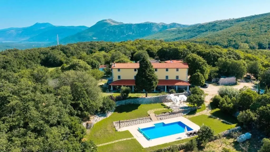 General view, Villa Calussovo, Istria