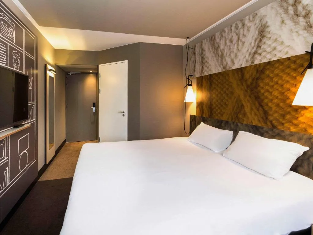 DOUBLE WITH DOUBLE BED Room, Ibis Amsterdam Centre, Amsterdam