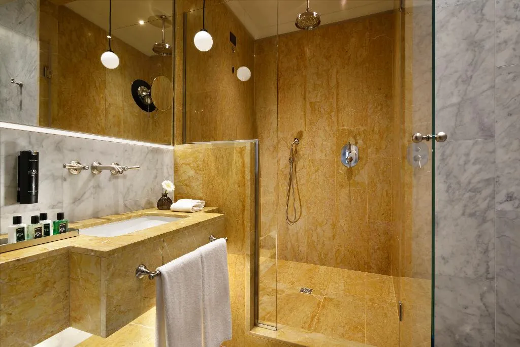 JUNIOR SUITE CAPACITY 3 Room, Floren Luxury Hotel, Florence