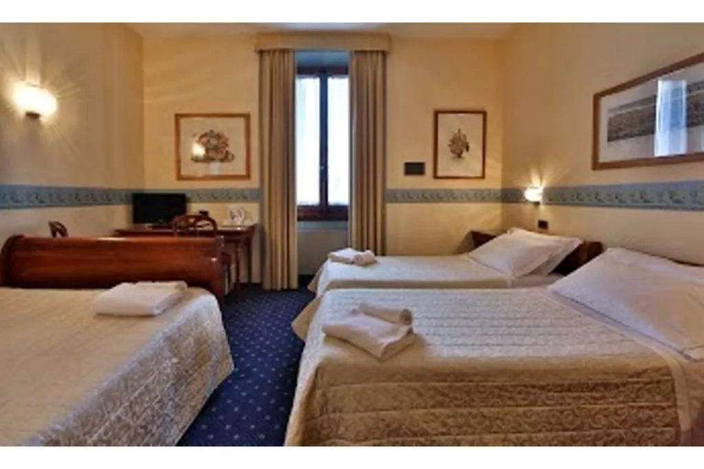QUADRUPLE SUPERIOR Room, iH Hotels Firenze Select, Florence