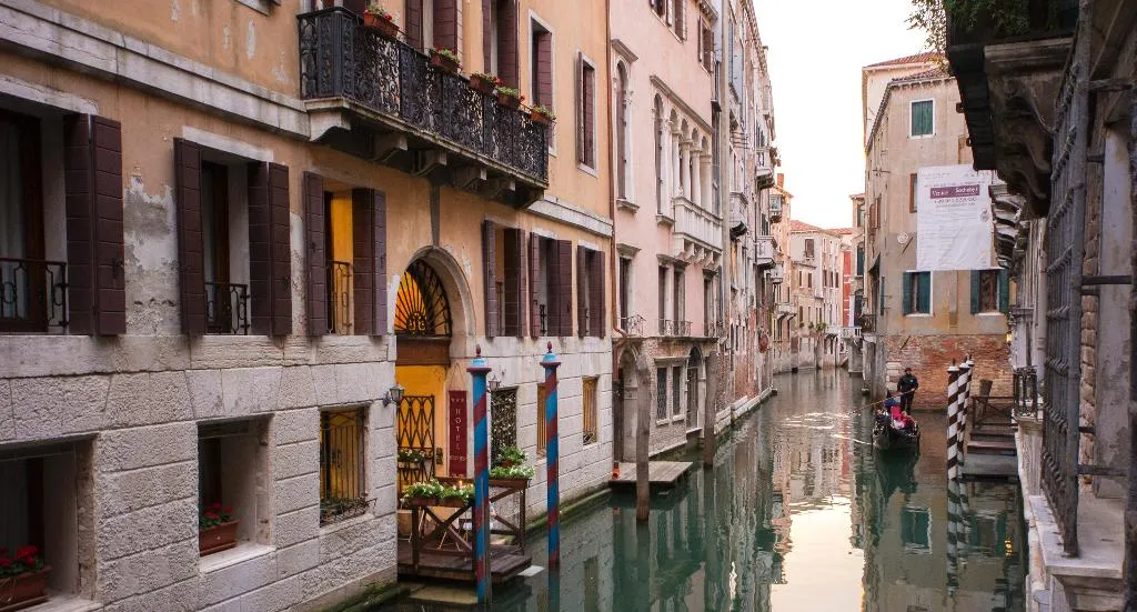 General view, Becher, Venice