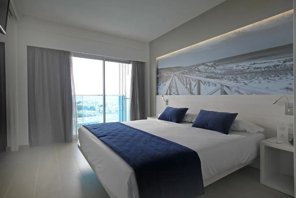 TRIPLE STANDARD Room, BG Tonga Tower Design Hotel & Suites, Majorca