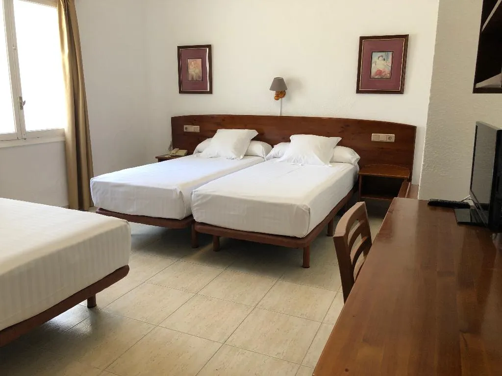 TRIPLE STANDARD Room, Hostal San Juan, Costa Blanca