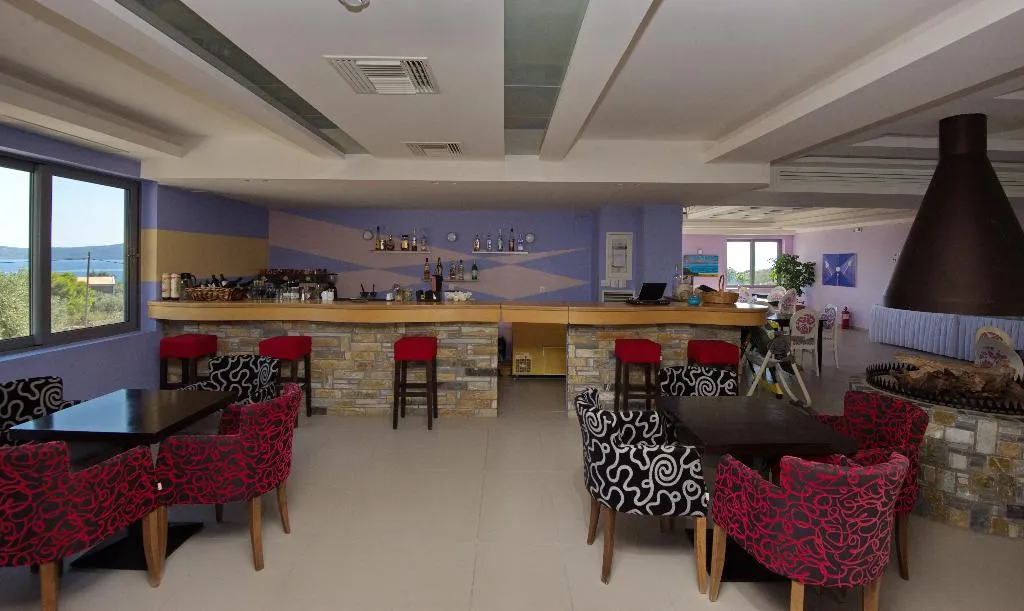 Bar, 4 Epoches, Skiathos