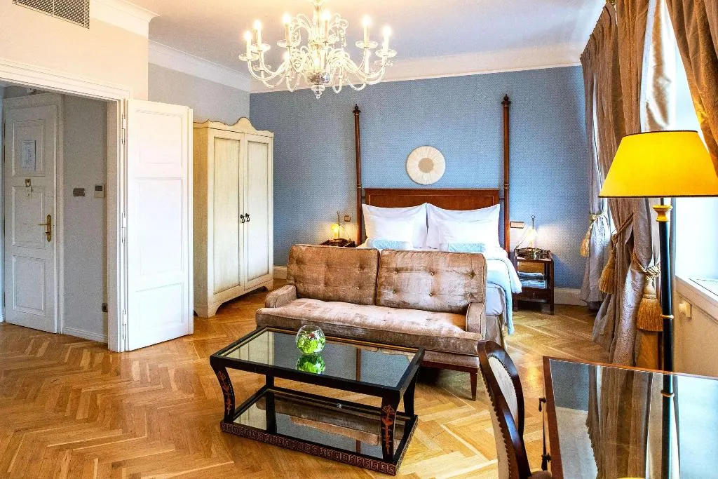 Room DELUXE RIVER VIEW Room, The Mozart Prague, Prague