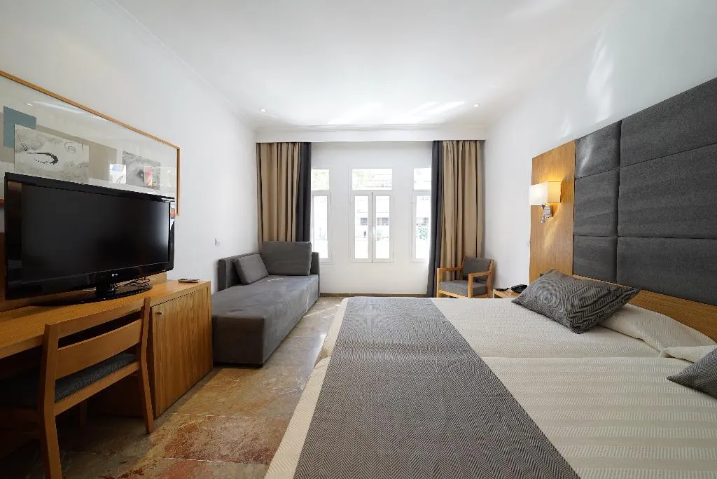 TRIPLE STANDARD Room, Artmadams, Majorca