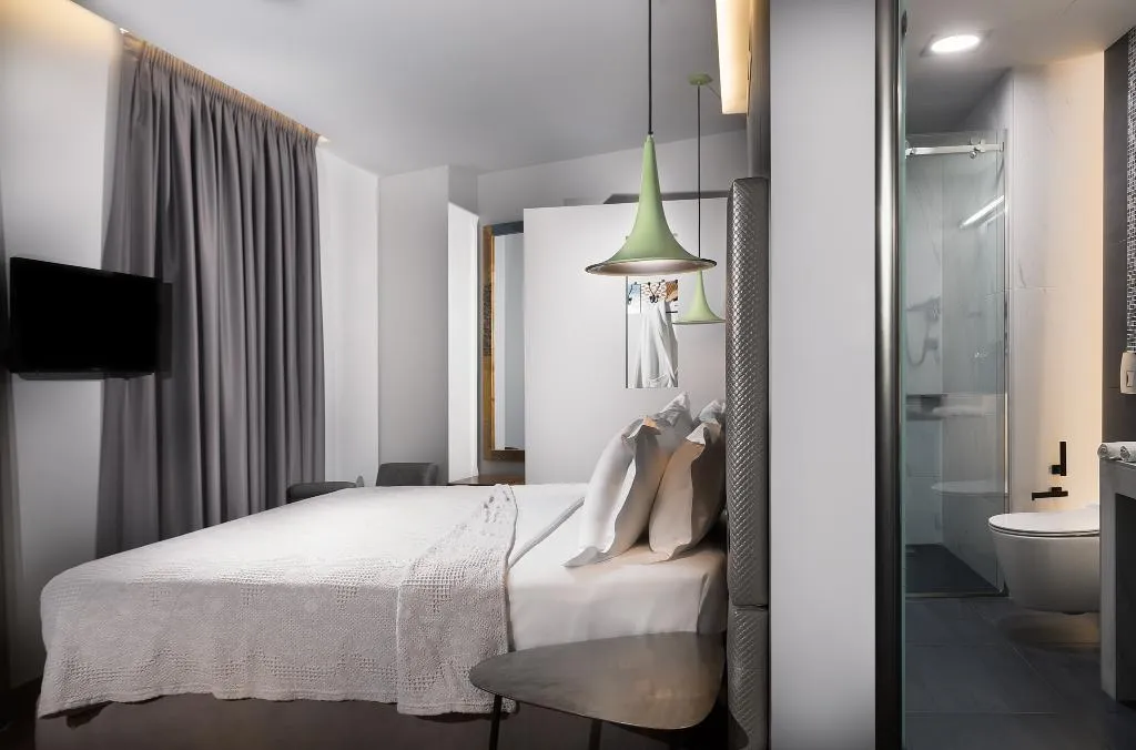 JUNIOR SUITE WITH BALCONY Room, 36O Degrees Pop Art, Athens