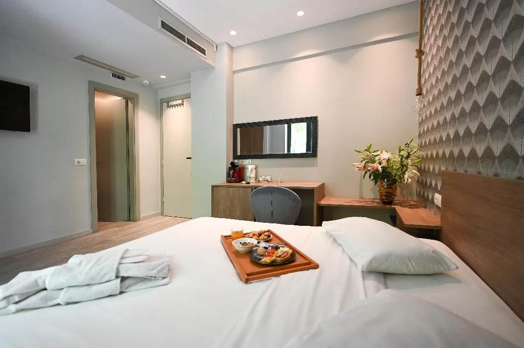 Double or Twin WITH BALCONY Room, Urban Core Residence, Athens