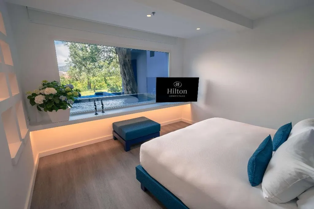 SUITE STANDARD Room, Hilton Sorrento Palace, Naples