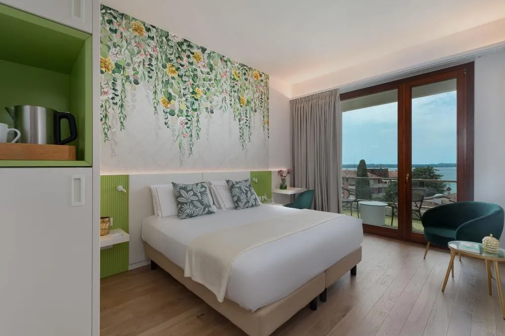 DOUBLE SUPERIOR LAKE VIEW Room, Olivi Hotel & Natural Spa, Milan
