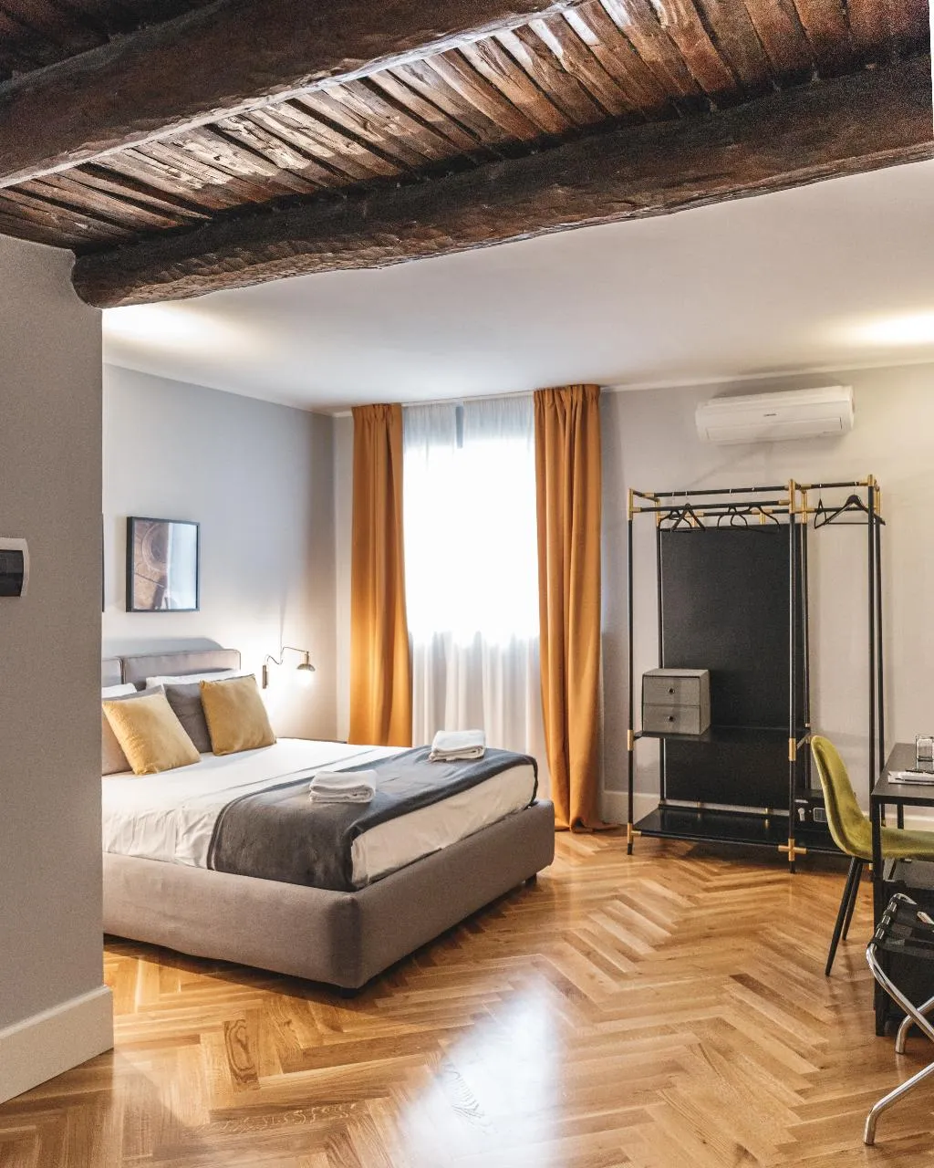 DOUBLE SUPERIOR Room, Relais Della Porta, Naples