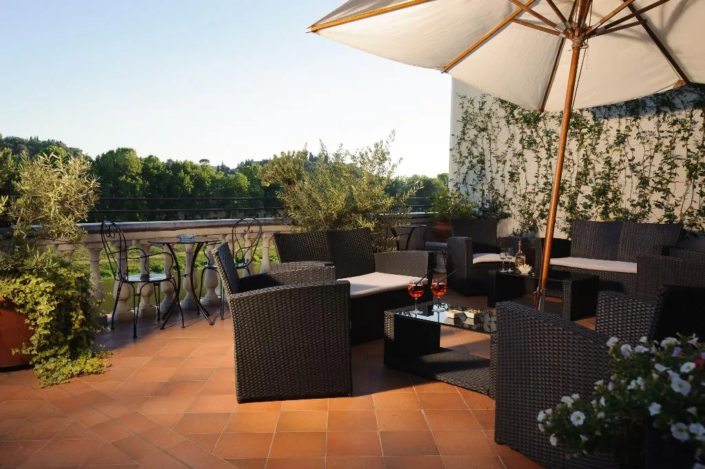 General view, Hotel Lungarno Vespucci 50, Florence