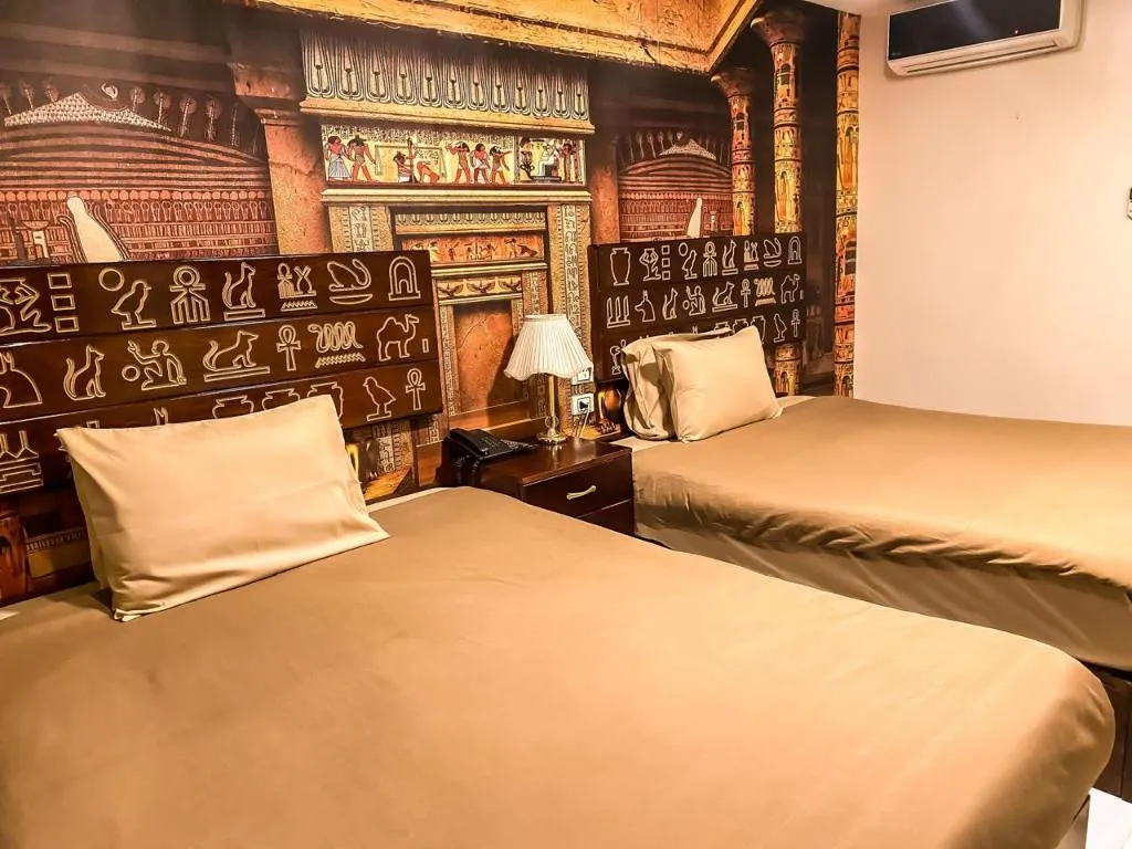 QUADRUPLE DELUXE WITH BALCONY Room, Giza Pyramids Inn, Cairo