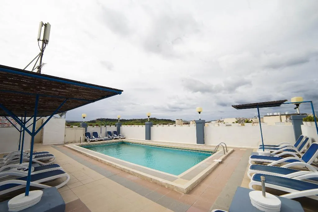 Pool, Coral Hotel, Malta