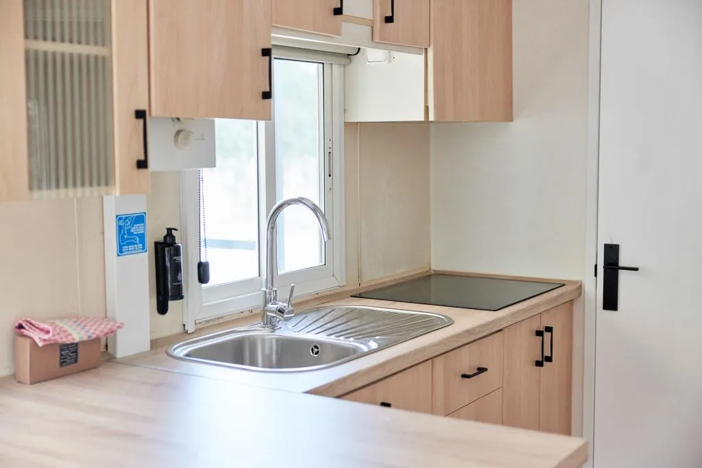BUNGALOW THREE BEDROOMS ONE BATHROOM Room, Camping El Portus, Costa Blanca