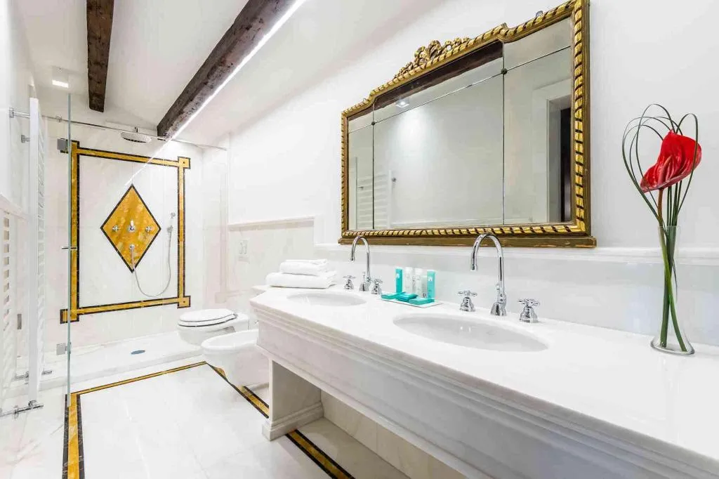 SUITE CANAL VIEW Room, Nani Mocenigo Palace, Venice