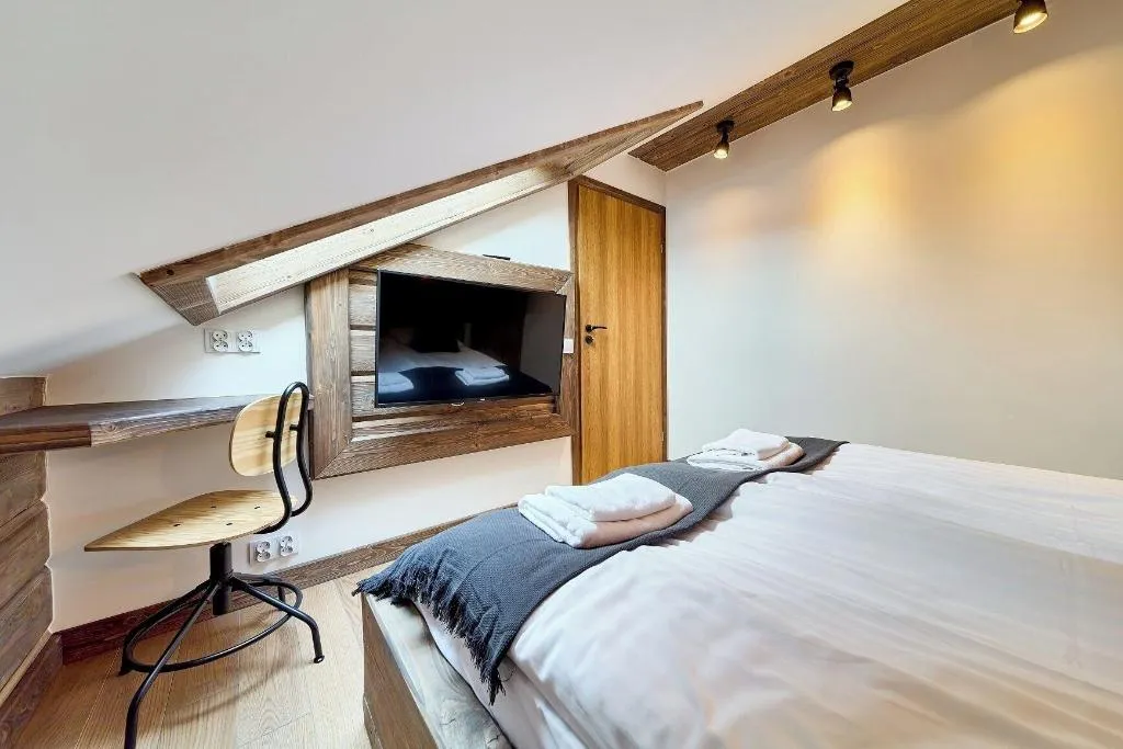 Room, ApartHotel Giewont, Krakow