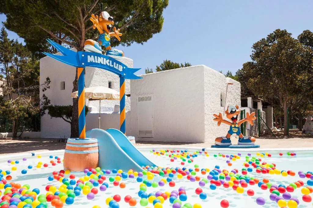 Sports and Entertainment, Invisa Hotel Club Cala Blanca, Ibiza