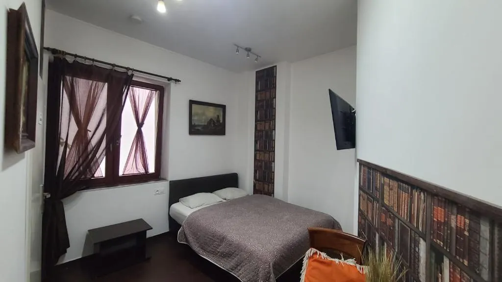 DOUBLE ONE BEDROOM ONE BATHROOM Room, Lorf Hostel&Coffee, Krakow
