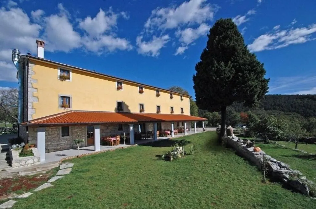 General view, Villa Calussovo, Istria