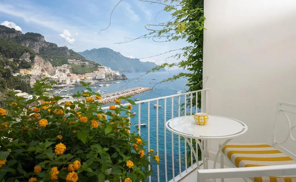 Terrace, Miramalfi, Naples