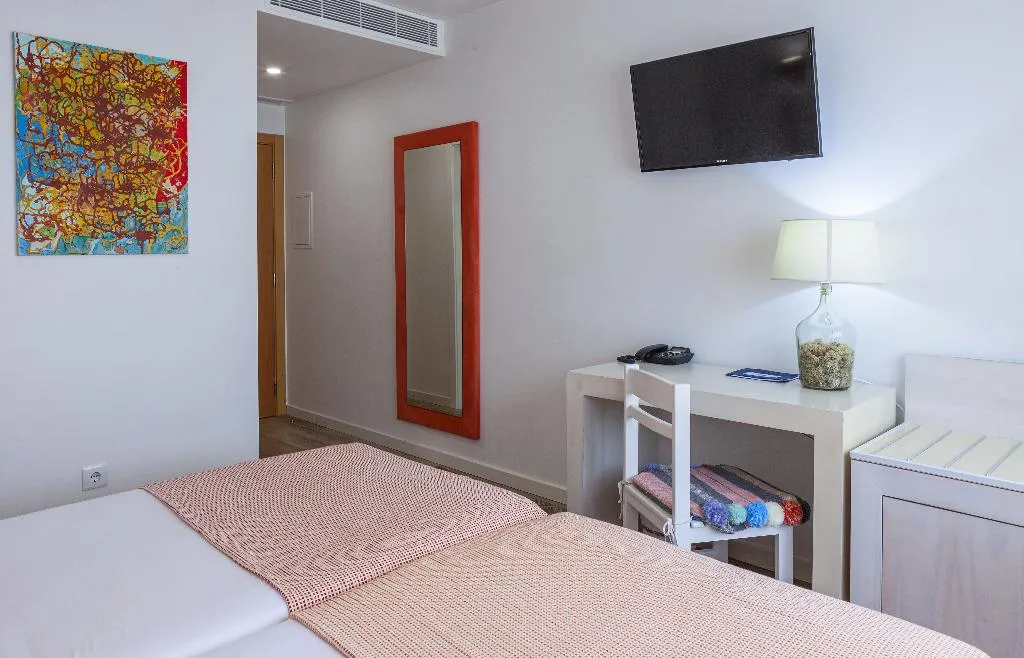 Double or Twin ECONOMY Room, Casa do Outeiro, Arts & Crafts Boutique Hotel, Porto