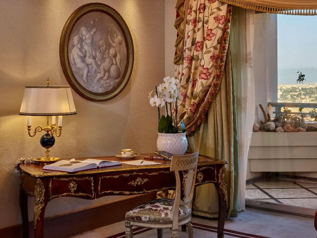 SUITE PREMIUM WITH VIEWS Room, Rome Cavalieri, A Waldorf Astoria Hotel, Rome