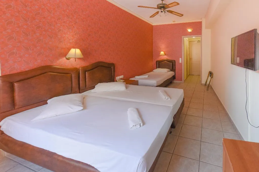 TRIPLE ONE BEDROOM ONE BATHROOM Room, Samos City Hotel, Samos