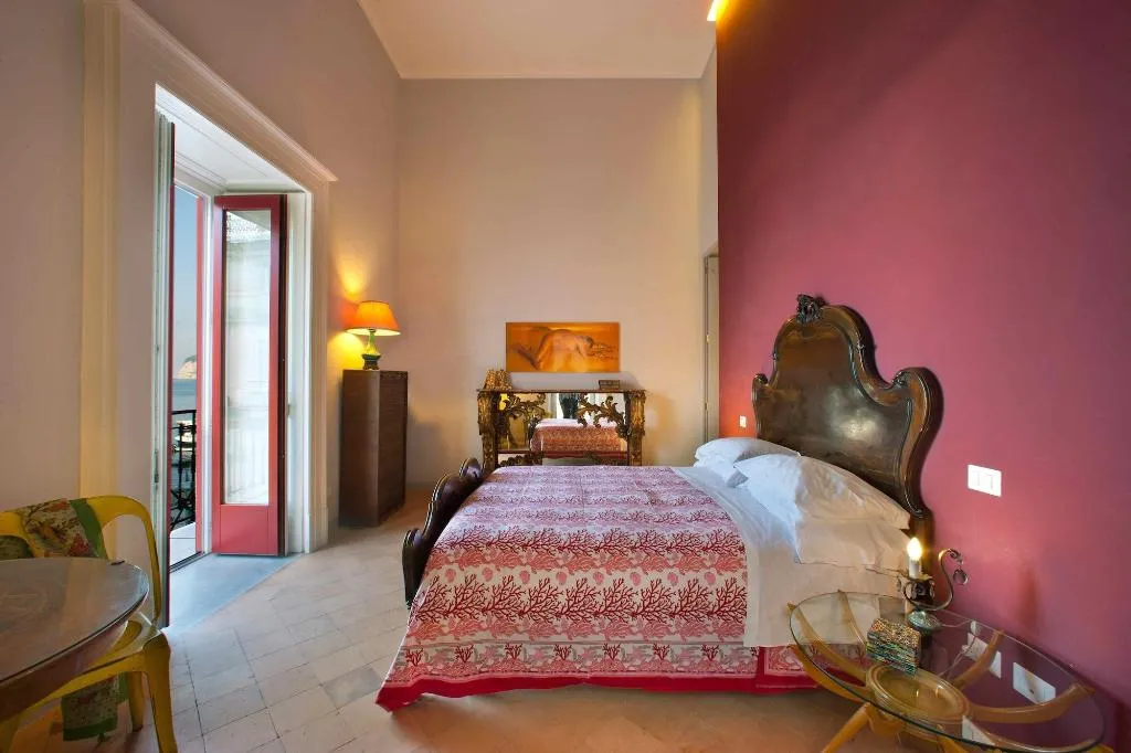 Room, Marina Piccola 73, Naples