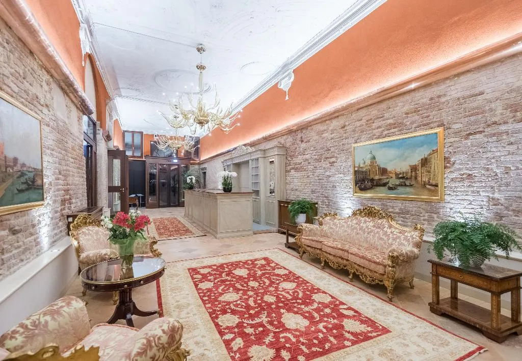 Lobby, Nani Mocenigo Palace, Venice