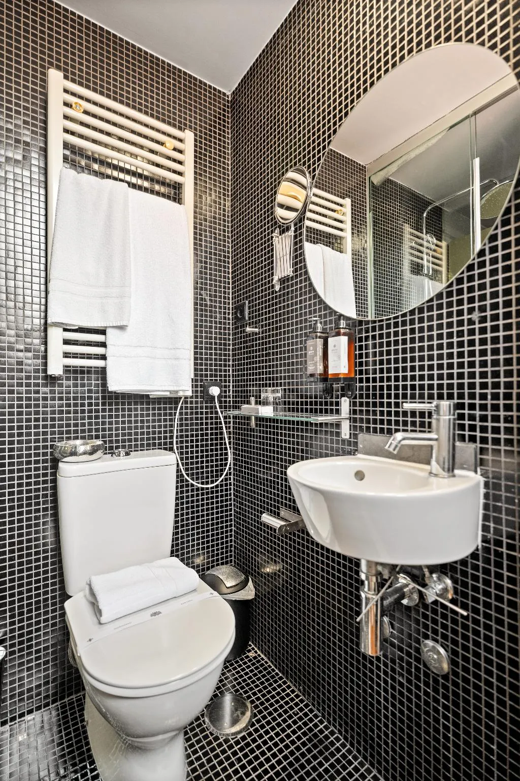 SINGLE ONE BEDROOM ONE BATHROOM Room, Casa Dos Lóios By Shiadu, Porto