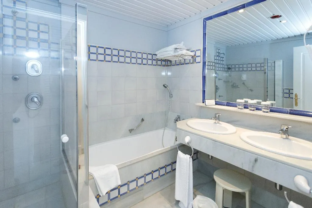 JUNIOR SUITE CAPACITY 4 Room, Playa de la Luz, Costa De La Luz