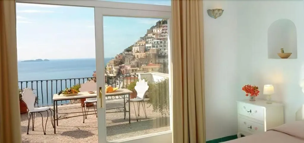 Room, Villa Rosa, Naples