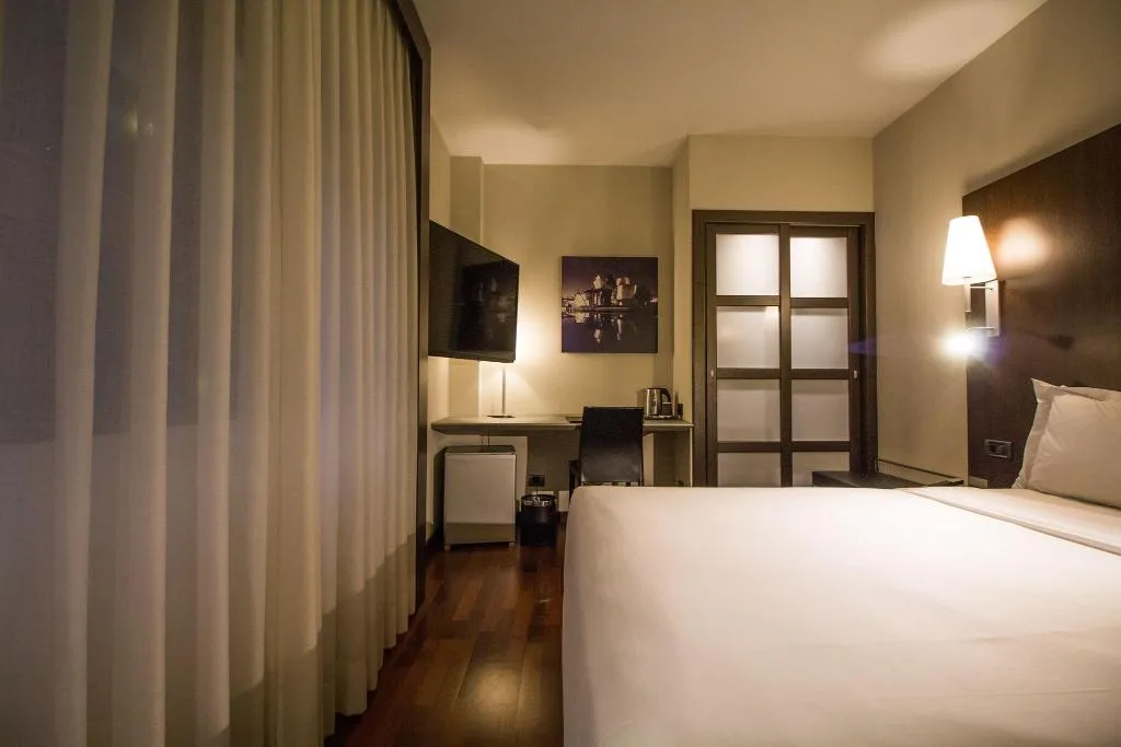DOUBLE SINGLE USE QUEEN SIZE BED Room, Hotel Vilamari, Barcelona