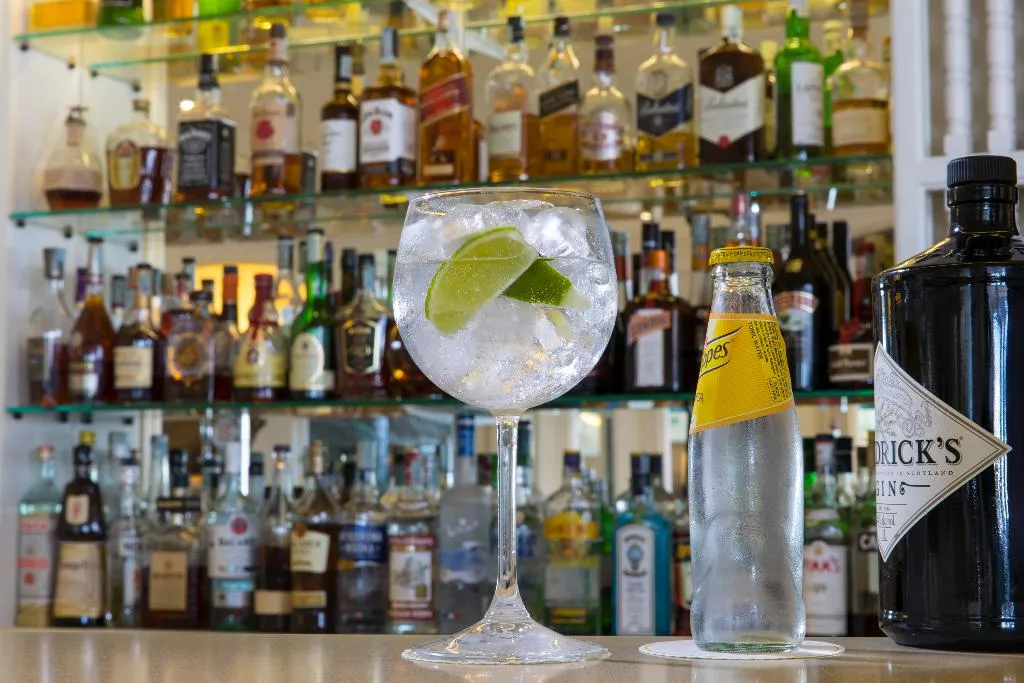 Bar, Grand Hotel Capodimonte, Naples