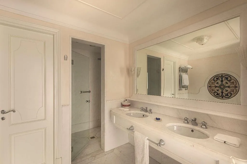JUNIOR SUITE LAGOON VIEW Room, Hotel Cipriani, A Belmond Hotel, Venice, Venice