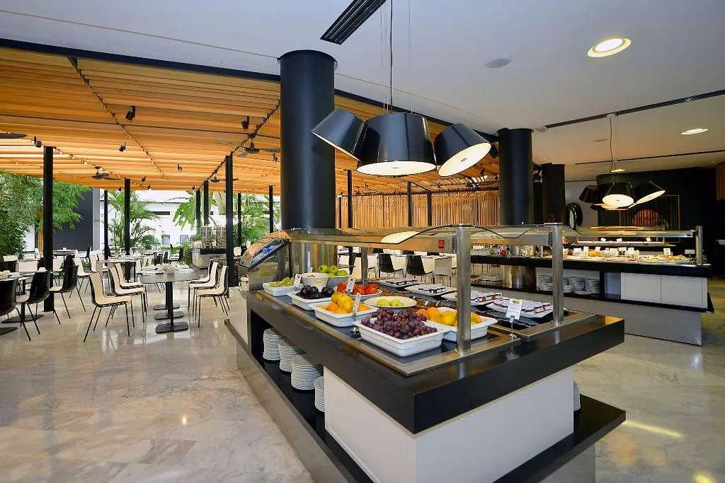 Restaurant, Barcelo Sevilla Renacimiento, Seville