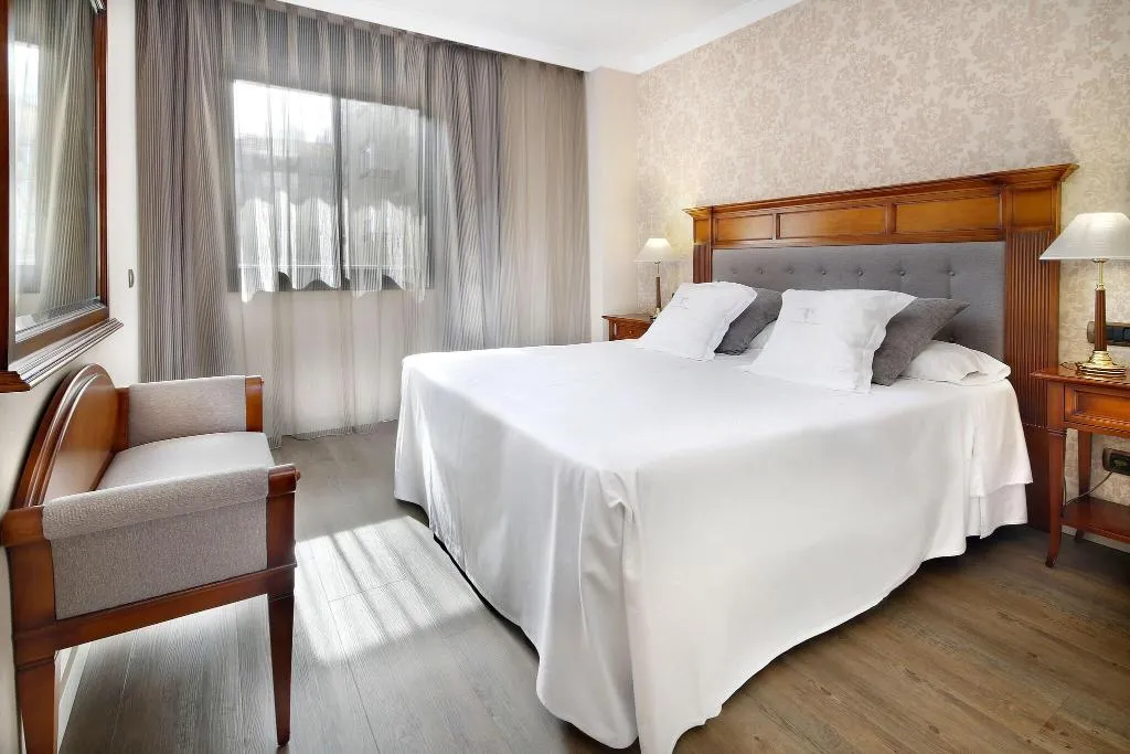 APARTMENT TWO DOUBLE BEDS Room, Hispanos 7 Suiza Apartament-Restaurant, Barcelona
