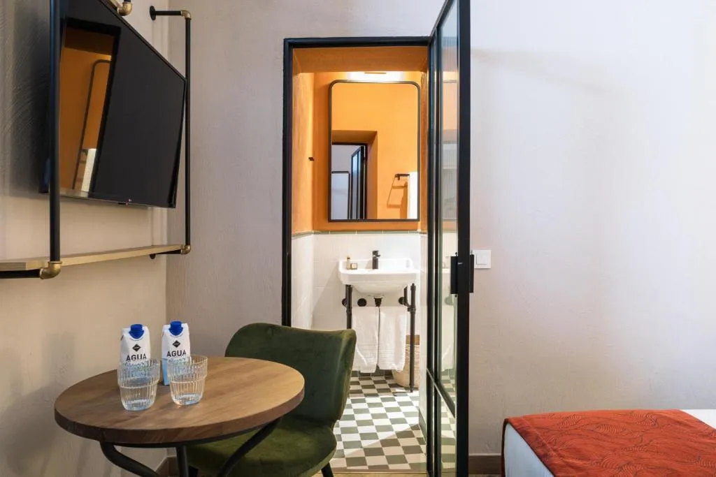 DOUBLE INNER Room, Honest Sevilla, Seville