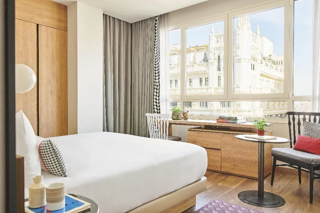 DOUBLE KING SIZE BED Room, Hyatt Centric Gran Via Madrid, Madrid