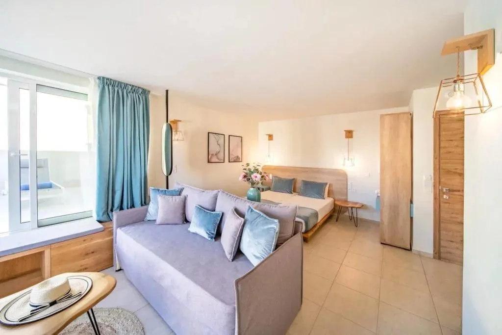 JUNIOR SUITE SEA VIEW Room, Rainbow Apartments, Crete