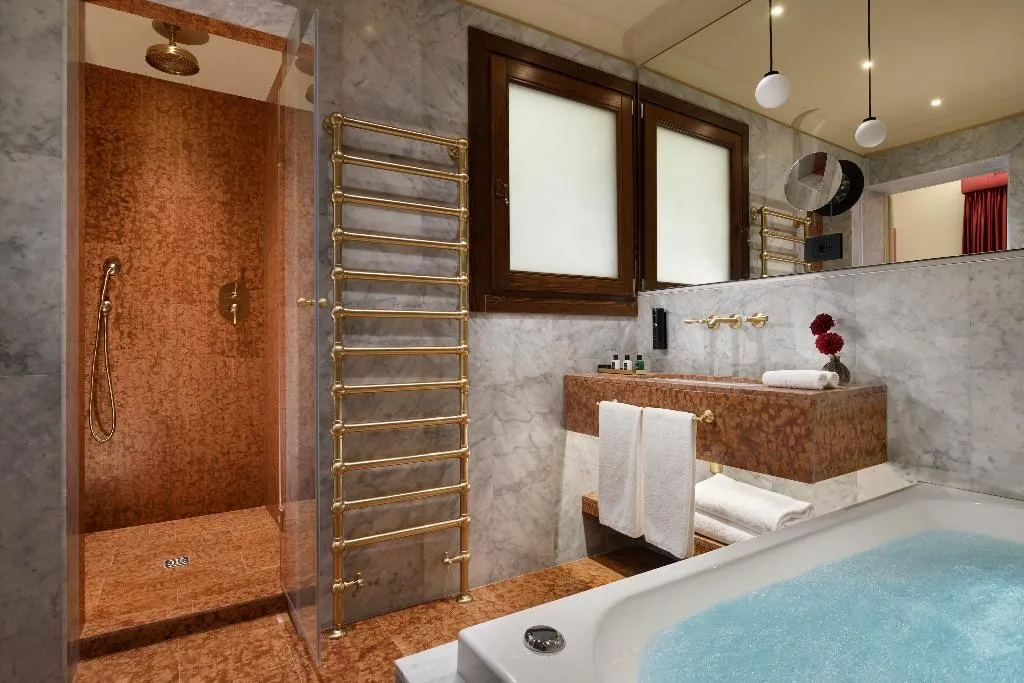 SUITE CAPACITY 4 Room, Floren Luxury Hotel, Florence