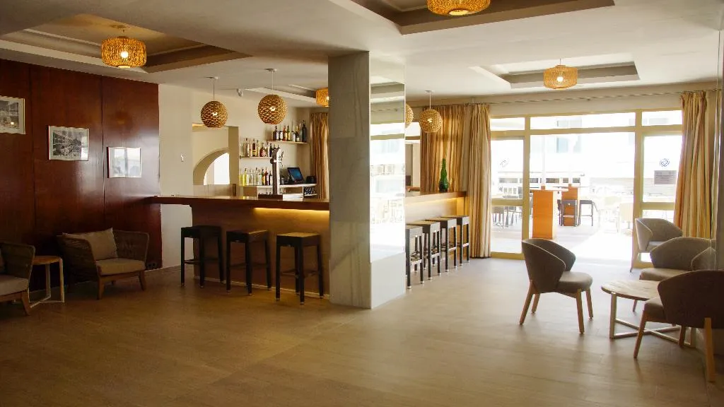 Bar, Iris, Majorca