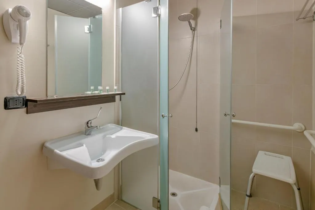 DOUBLE Accessible Room, B&b Hotel Firenze City Center, Florence