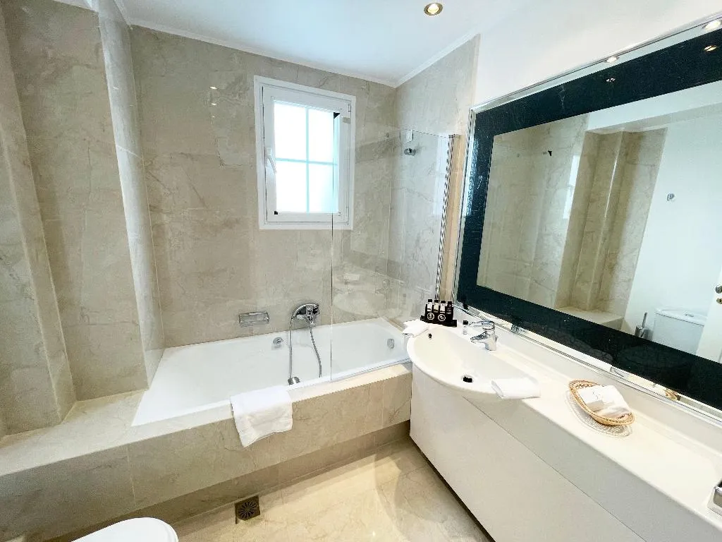 SUITE CAPACITY 1 ONE BEDROOM Room, Theoxenia House, Athens
