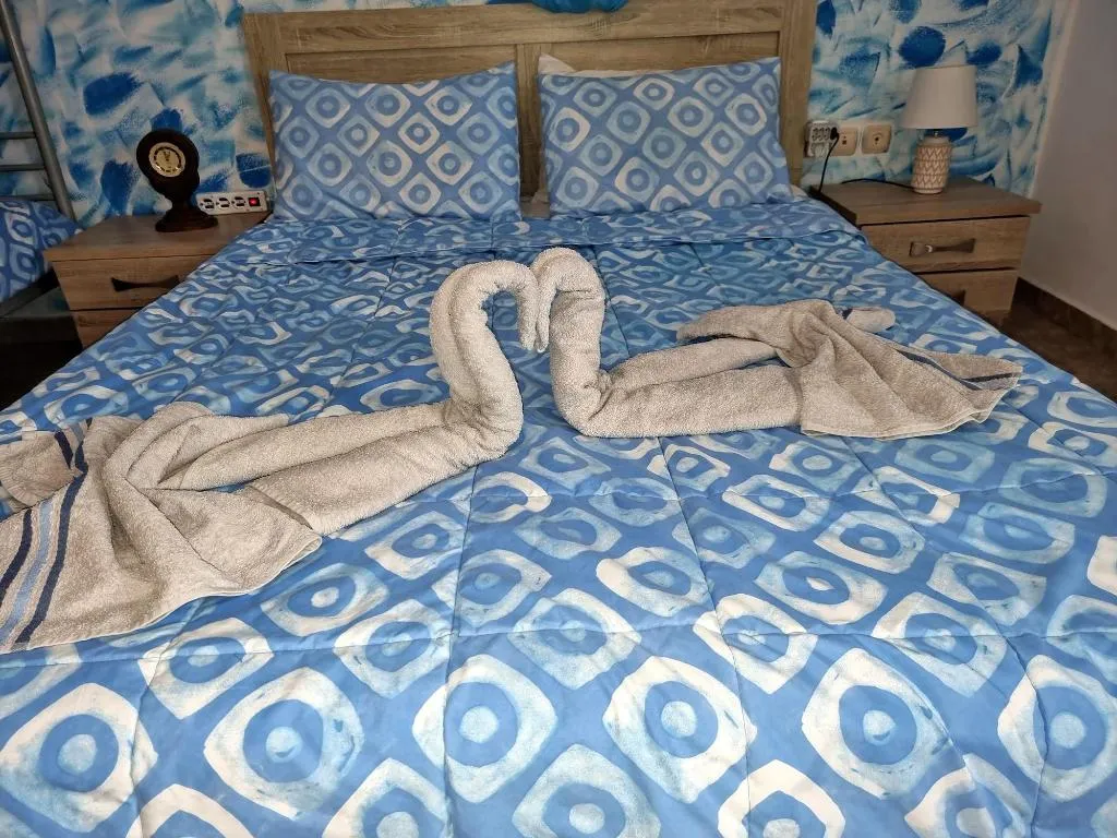 Room, Pleasure Beachside Studios, Santorini